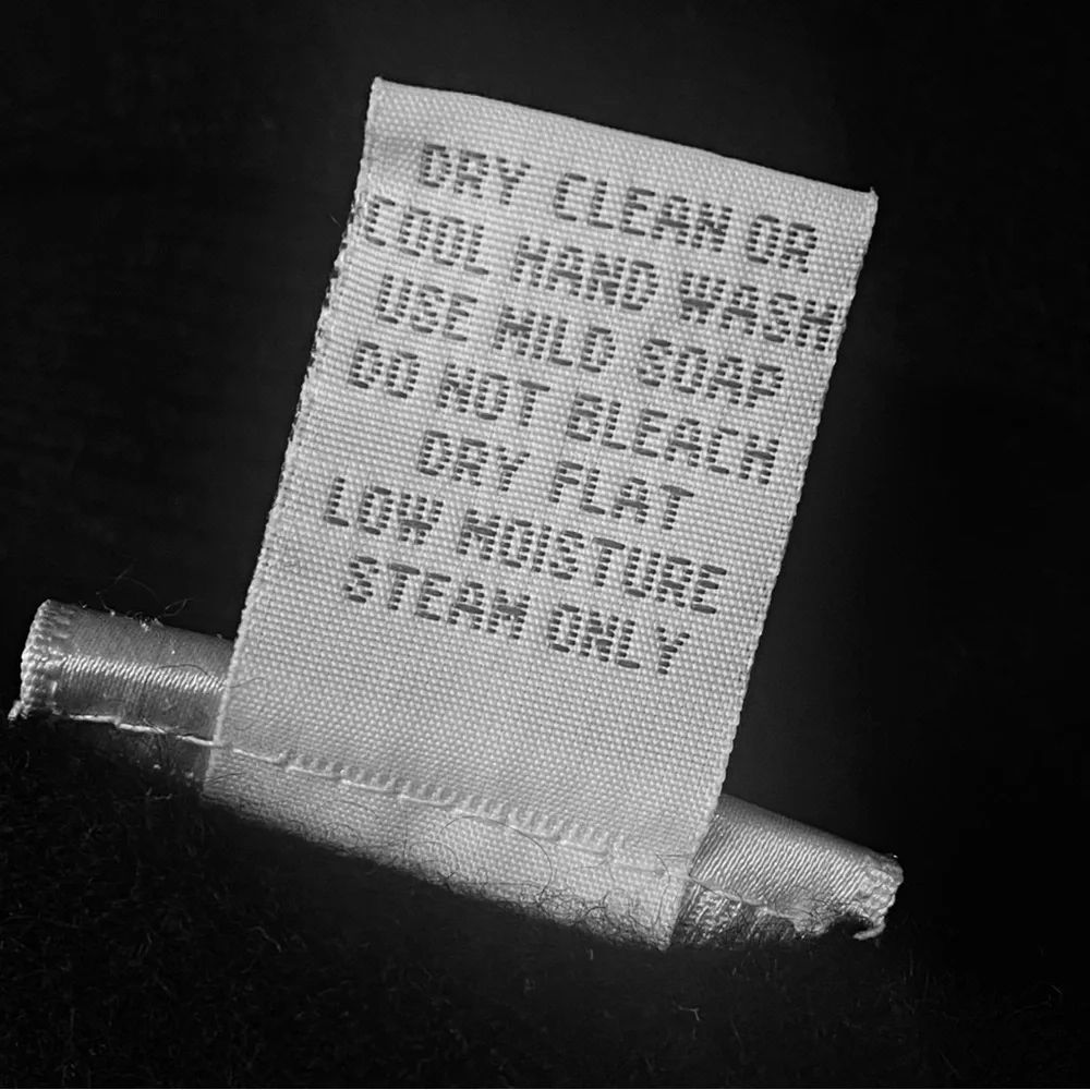 Neiman Marcus Black 100% Cashmere Cardigan Sz M - Picture 8 of 8